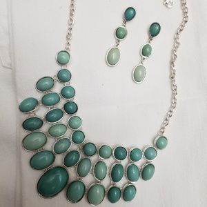 Neckpiece and matching earrings
